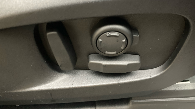 Land Rover Defender 3.0 D250 X-Dynamic HSE 110 5dr Auto Diesel Estate